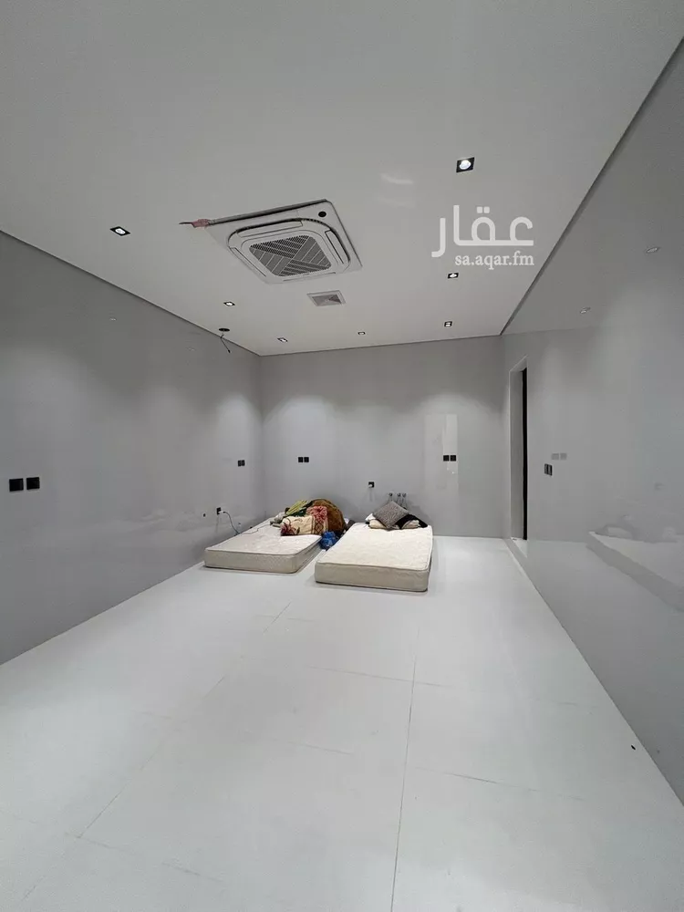 فيلا للبيع في شارع علي الجمال, حي المهدية, مدينة الرياض, منطقة الرياض صورة 2