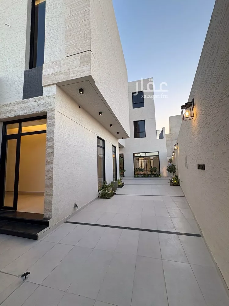 فيلا للبيع في شارع أبي العباس الصقلي, حي المهدية, مدينة الرياض, منطقة الرياض صورة 3