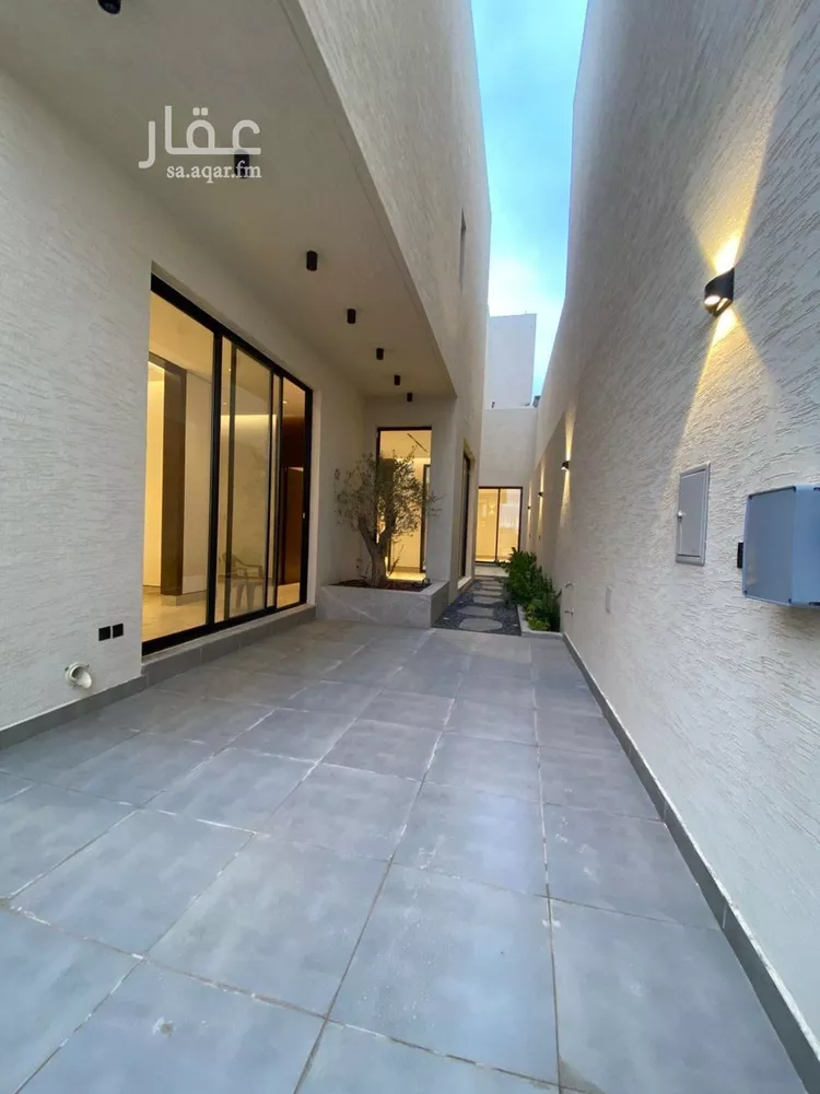 فيلا للبيع في شارع أبي العباس الصقلي, حي المهدية, مدينة الرياض, منطقة الرياض صورة 2