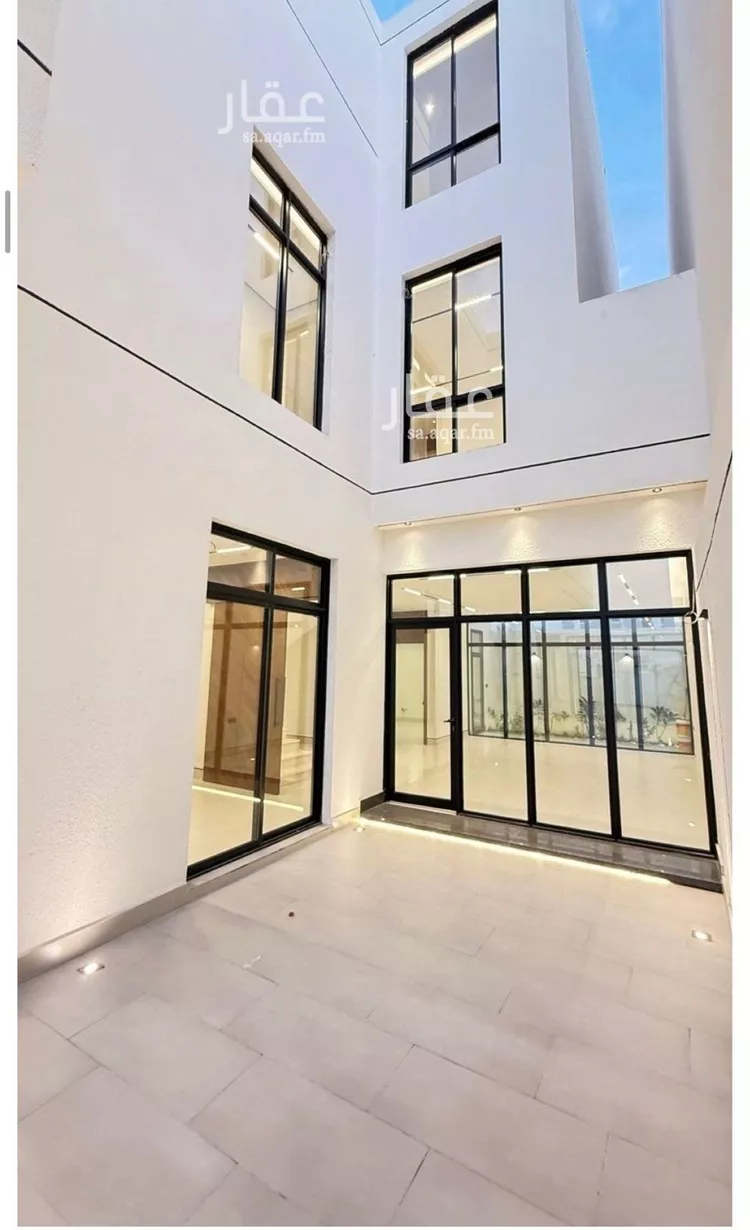 فيلا للبيع في شارع قطب الدين بن السلطان, حي المهدية, مدينة الرياض, منطقة الرياض صورة 5