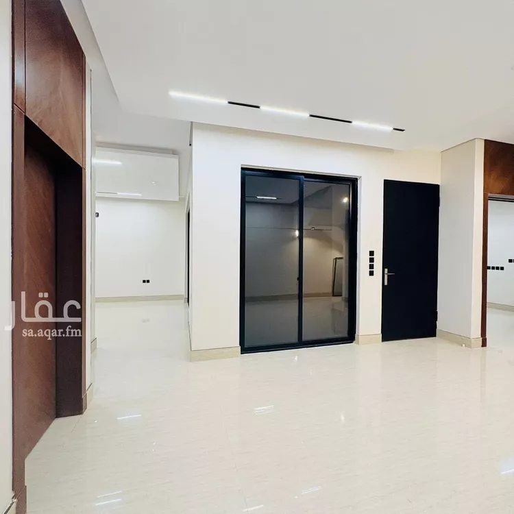 فيلا للبيع في شارع قطب الدين بن السلطان, حي المهدية, مدينة الرياض, منطقة الرياض صورة 5