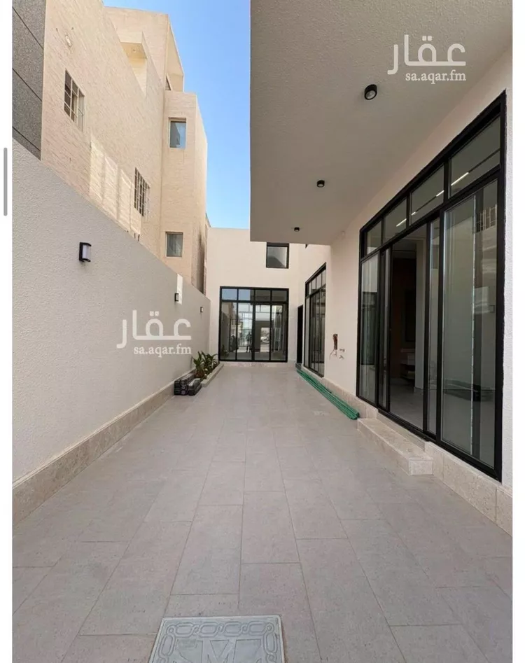 فيلا للبيع في شارع قطب الدين بن السلطان, حي المهدية, مدينة الرياض, منطقة الرياض صورة 3