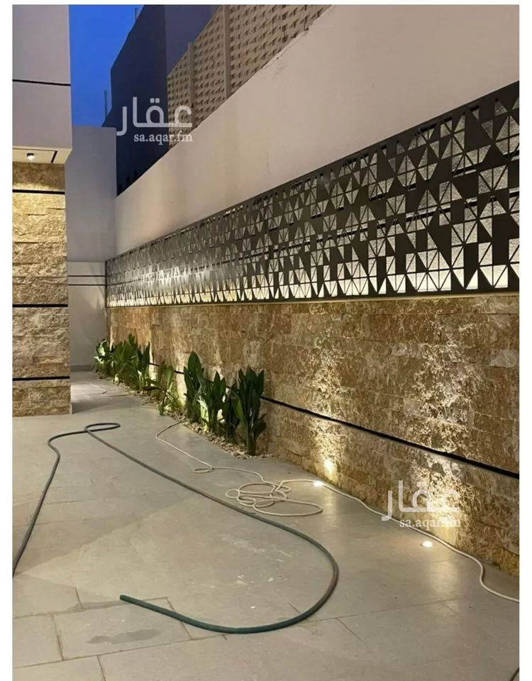 فيلا للبيع في شارع قطب الدين بن السلطان, حي المهدية, مدينة الرياض, منطقة الرياض صورة 4