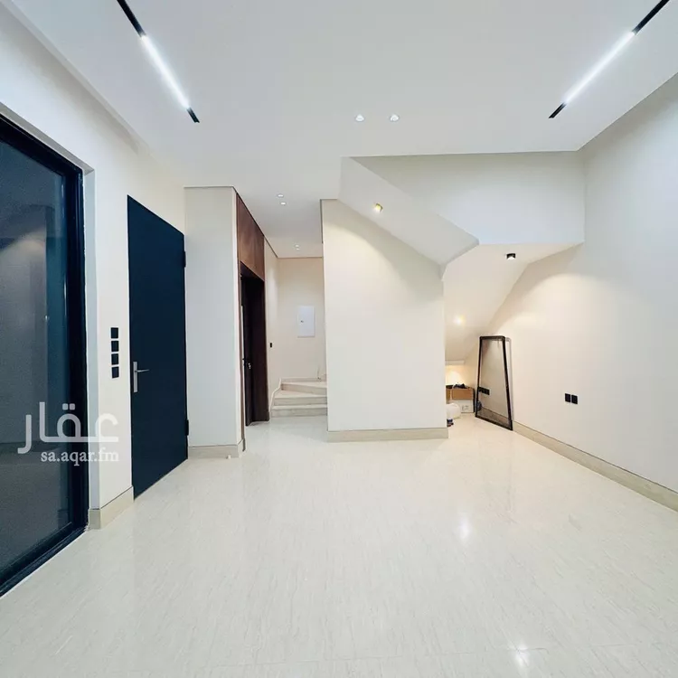 فيلا للبيع في شارع السيل الكبير, حي المهدية, مدينة الرياض, منطقة الرياض صورة 4