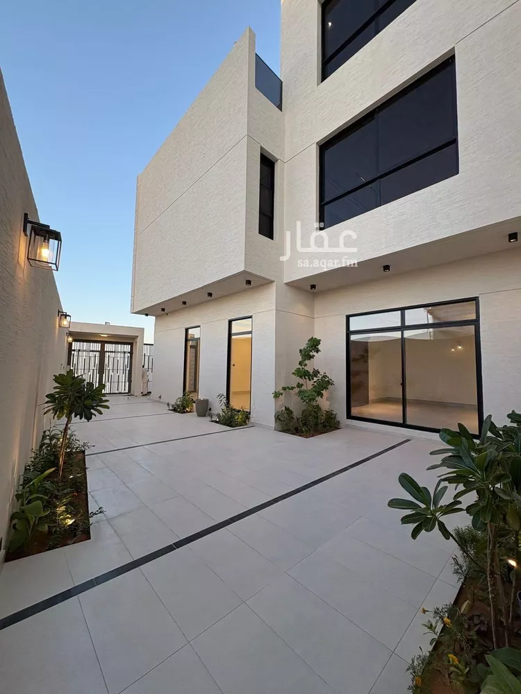 فيلا للبيع في شارع الحافظ بن كثير, حي المهدية, مدينة الرياض, منطقة الرياض صورة 2