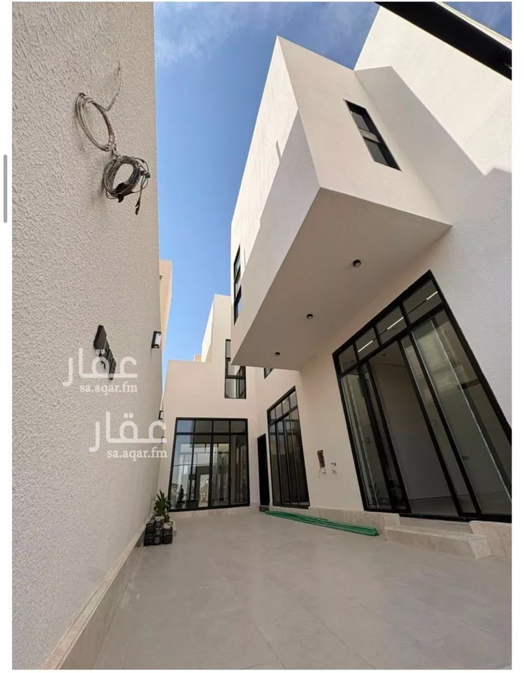 فيلا للبيع في شارع قطب الدين بن السلطان, حي المهدية, مدينة الرياض, منطقة الرياض صورة 3