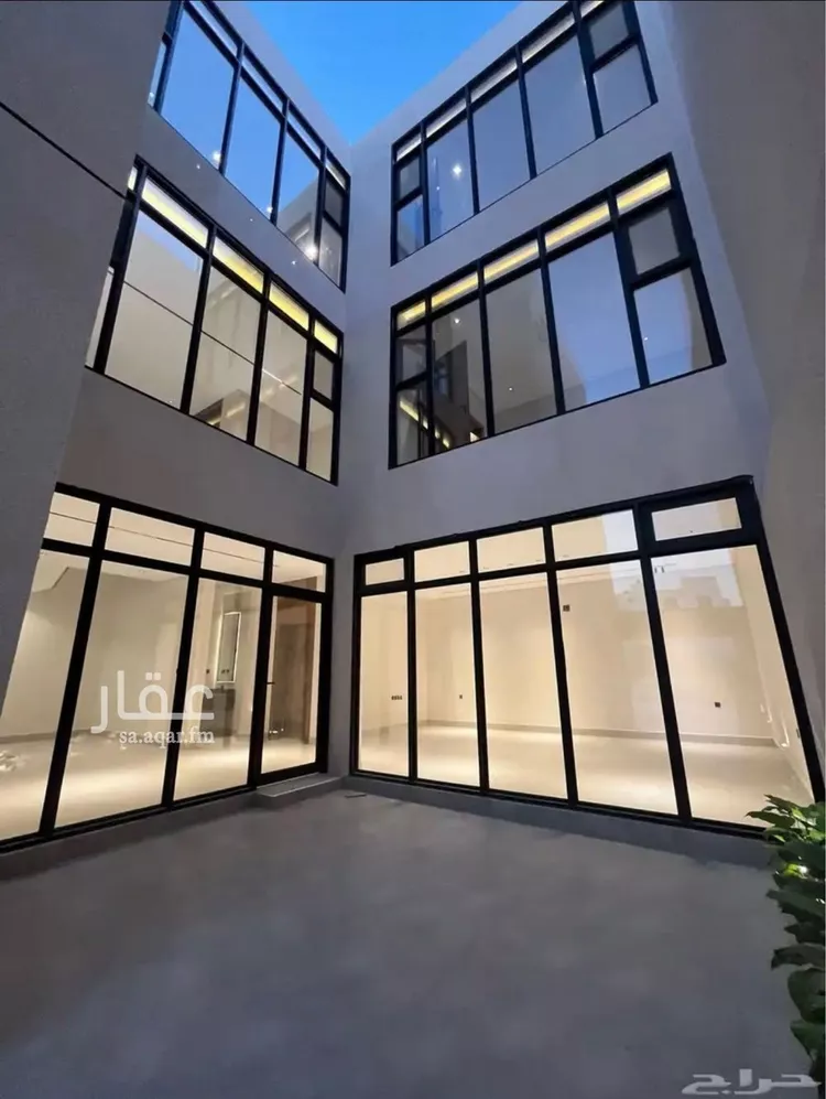 فيلا للبيع في شارع قطب الدين بن السلطان, حي المهدية, مدينة الرياض, منطقة الرياض صورة 2
