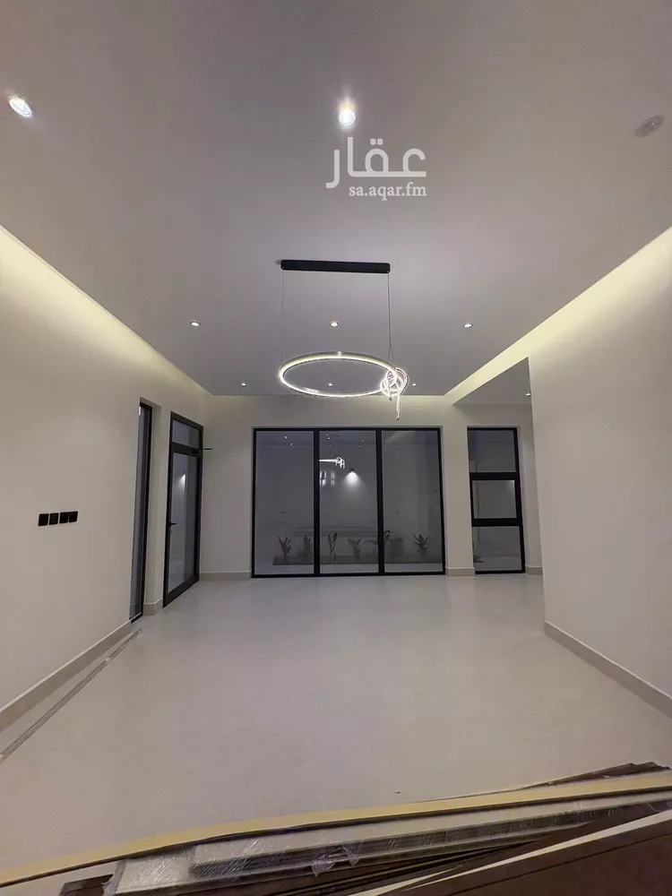 فيلا للبيع في شارع عبداللطيف بن المبارك, حي المهدية, مدينة الرياض, منطقة الرياض صورة 2