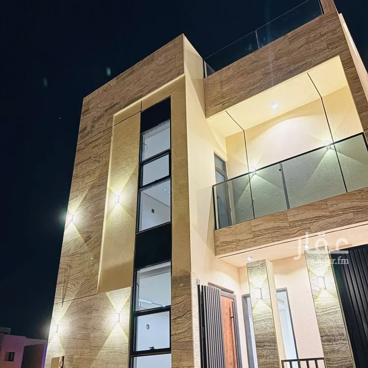 فيلا للبيع في شارع قطب الدين بن السلطان, حي المهدية, مدينة الرياض, منطقة الرياض صورة 5