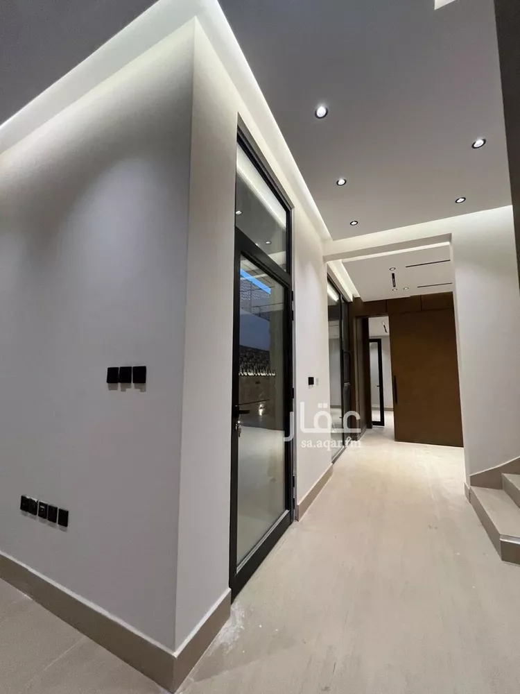 فيلا للبيع في شارع قطب الدين بن السلطان, حي المهدية, مدينة الرياض, منطقة الرياض صورة 2