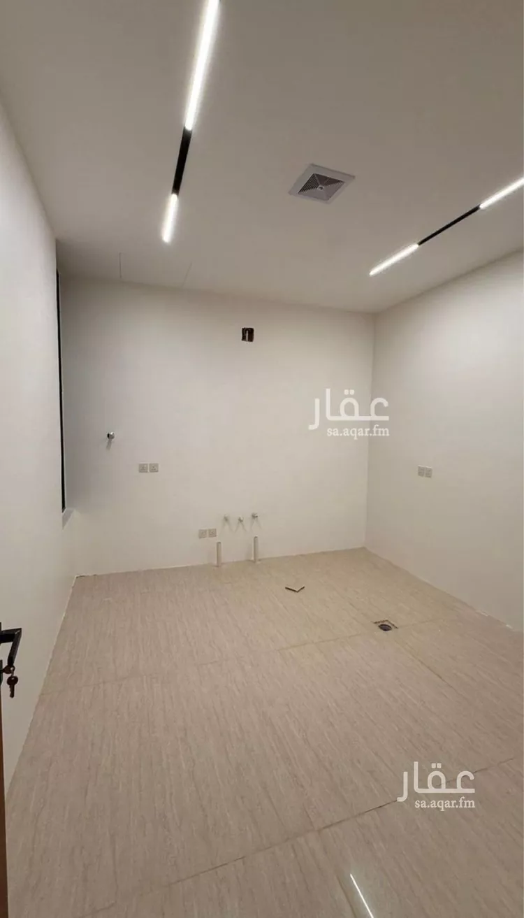 فيلا للبيع في شارع السيل الكبير, حي المهدية, مدينة الرياض, منطقة الرياض صورة 5