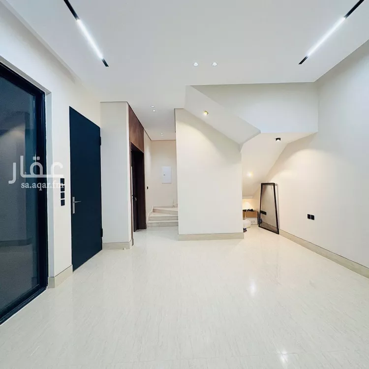 فيلا للبيع في شارع قطب الدين بن السلطان, حي المهدية, مدينة الرياض, منطقة الرياض صورة 2