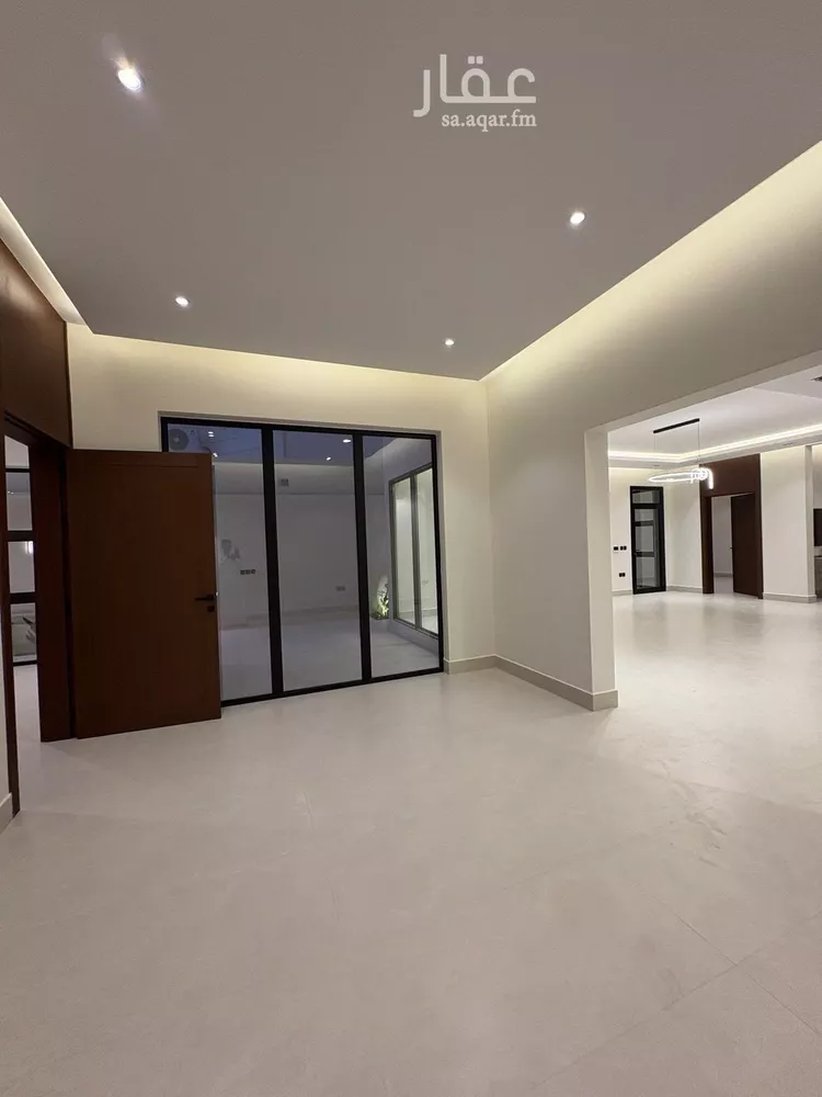 فيلا للبيع في شارع عبداللطيف بن المبارك, حي المهدية, مدينة الرياض, منطقة الرياض