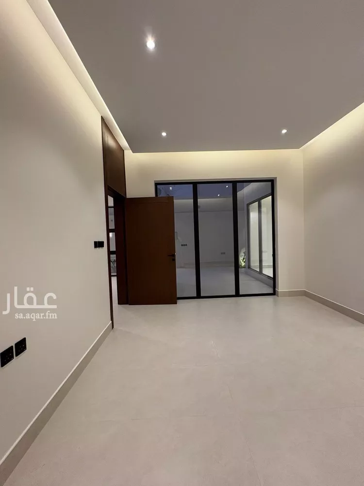 فيلا للبيع في شارع عبداللطيف بن المبارك, حي المهدية, مدينة الرياض, منطقة الرياض صورة 4