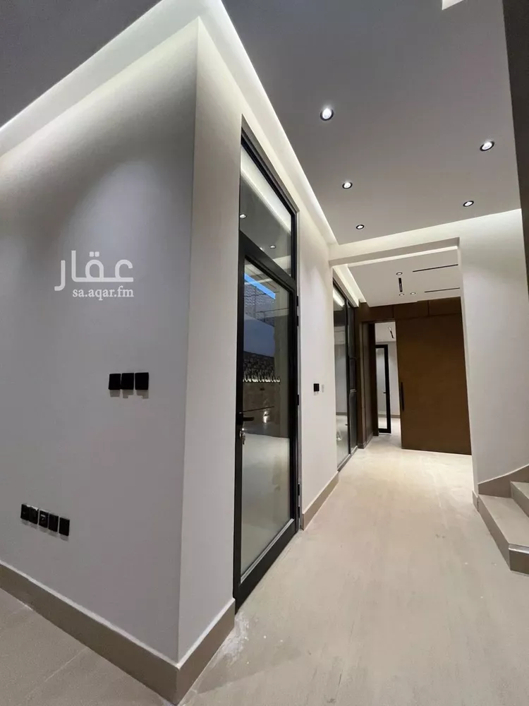 فيلا للبيع في شارع قطب الدين بن السلطان, حي المهدية, مدينة الرياض, منطقة الرياض صورة 3