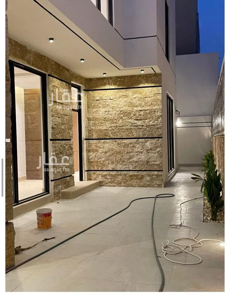 فيلا للبيع في شارع قطب الدين بن السلطان, حي المهدية, مدينة الرياض, منطقة الرياض صورة 5