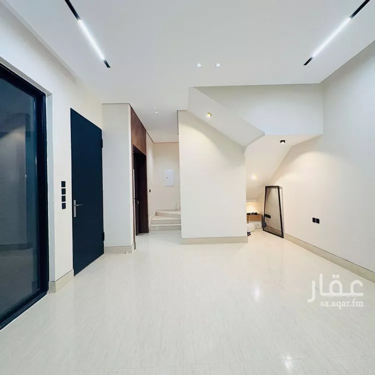 فيلا للبيع في شارع السيل الكبير, حي المهدية, مدينة الرياض, منطقة الرياض صورة 2