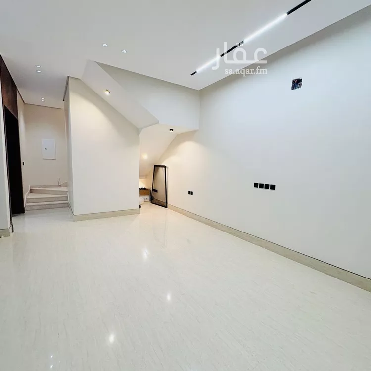 فيلا للبيع في شارع السيل الكبير, حي المهدية, مدينة الرياض, منطقة الرياض صورة 5