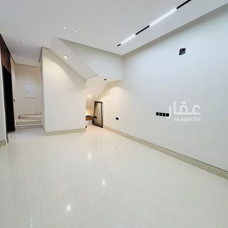 فيلا للبيع في شارع السيل الكبير, حي المهدية, مدينة الرياض, منطقة الرياض صورة 5