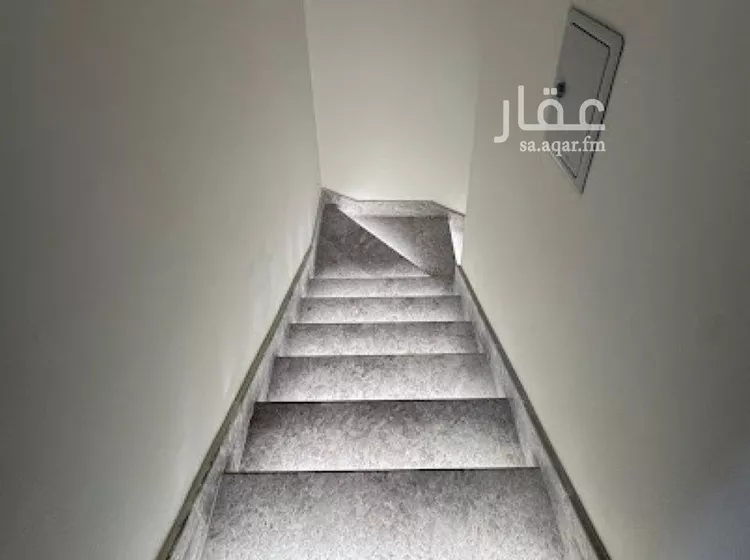 فيلا للبيع في شارع سعد الله بن مجالد, حي المهدية, مدينة الرياض, منطقة الرياض صورة 4