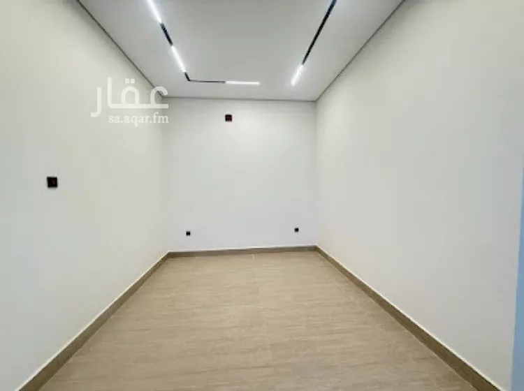 فيلا للبيع في شارع السيل الكبير, حي المهدية, مدينة الرياض, منطقة الرياض 18
