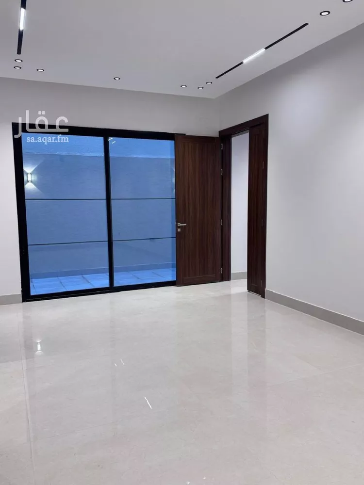 فيلا للبيع في شارع أنس الكناني, حي المهدية, مدينة الرياض, منطقة الرياض صورة 4