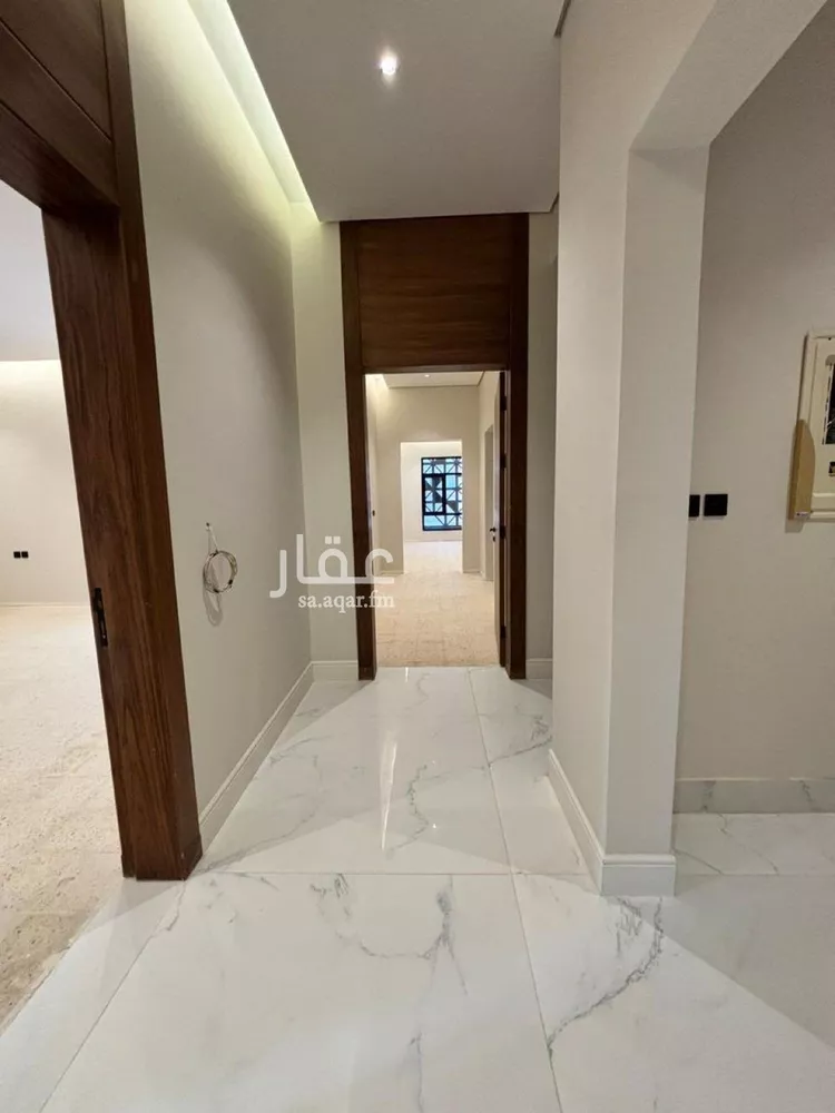 فيلا للبيع في شارع محمد بن عيسى العدني, حي المهدية, مدينة الرياض, منطقة الرياض 19