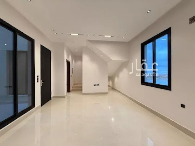 فيلا للبيع في شارع أبي الحسن الأسفرائيني, حي المهدية, مدينة الرياض, منطقة الرياض صورة 2