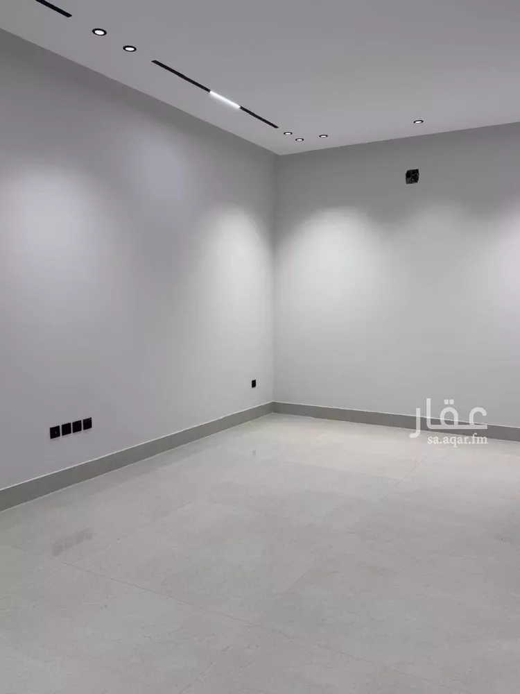 فيلا للبيع في شارع أنس الكناني, حي المهدية, مدينة الرياض, منطقة الرياض صورة 3