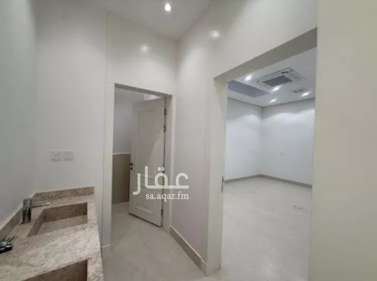 فيلا للبيع في شارع محمد بن أبي بكر القيم, حي المهدية, مدينة الرياض, منطقة الرياض 6