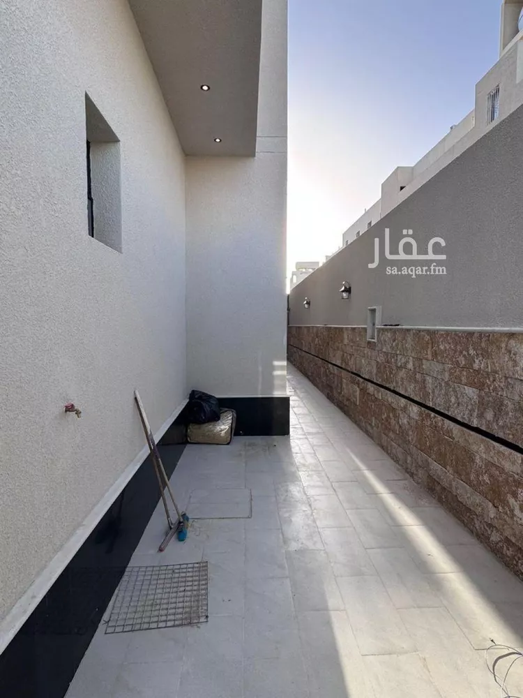 فيلا للبيع في شارع السيل الكبير, حي المهدية, مدينة الرياض, منطقة الرياض 8