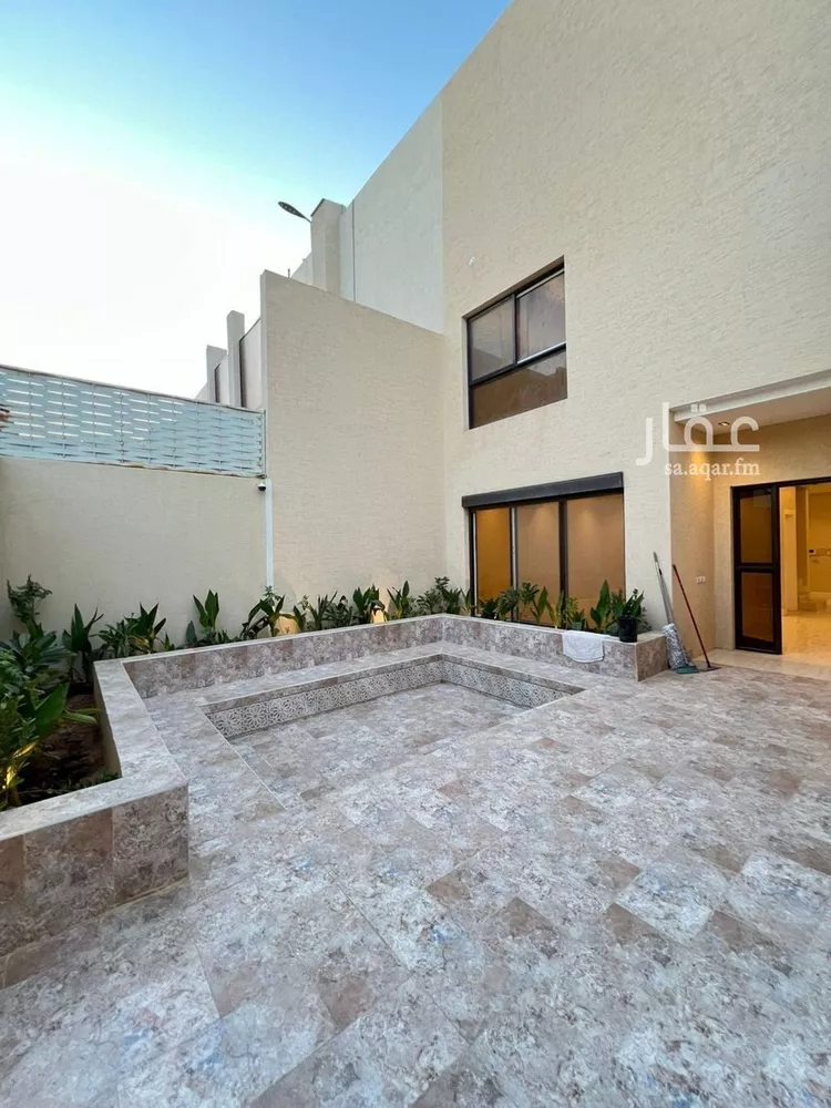فيلا للبيع في شارع الجحاف بن حكيم السلمي, حي القيروان, مدينة الرياض, منطقة الرياض
