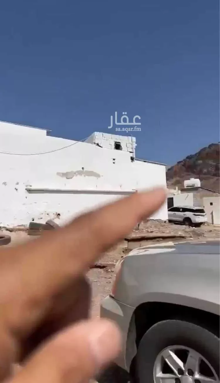 عمارة للبيع في شارع جعفر الواسطي, حي وعيرة, مدينة المدينة المنورة, منطقة المدينة المنورة صورة 4