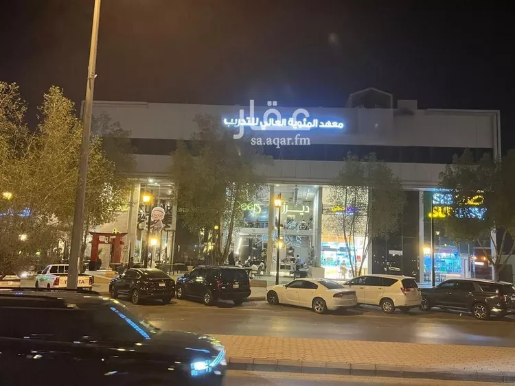 عمارة للبيع في شارع الشيخ إسحاق بن عبدالرحمن بن حسن, حي السويدي الغربي, مدينة الرياض, منطقة الرياض صورة 2