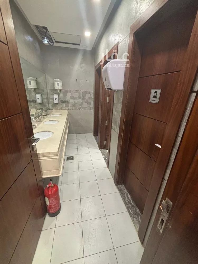 Commercial Office for Rent in Riyadh Al Ghadir صورة 2