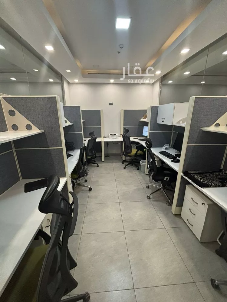 مكتب تجاري للإيجار في شارع طريق الملك عبدالعزيز, حي الغدير, مدينة الرياض, منطقة الرياض صورة 2