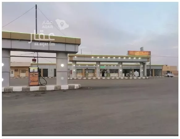 محطة للبيع في شارع طريق المدينة المنورة بريدة (طريق الملك عبدالعزيز), حي السيح والحجازيه, مدينة السيح والحجازيه 2
