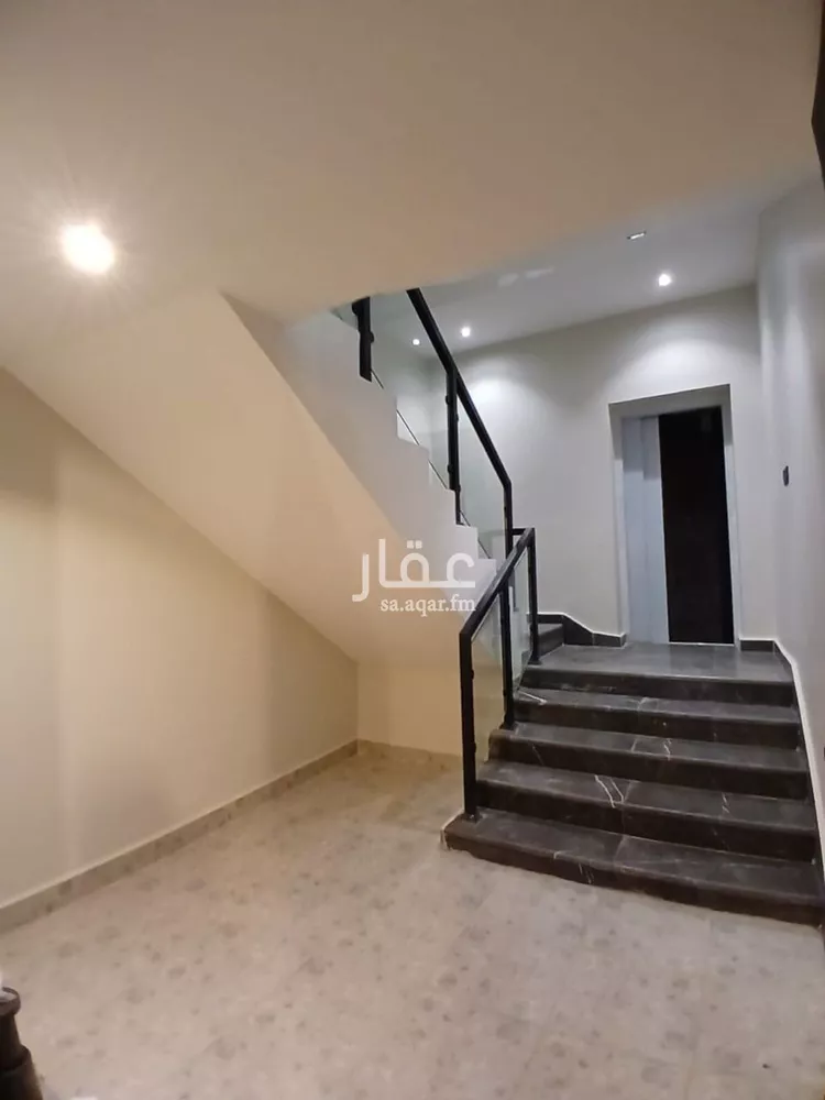 دور للبيع في شارع العينين, حي إشبيلية, مدينة الرياض, منطقة الرياض صورة 5