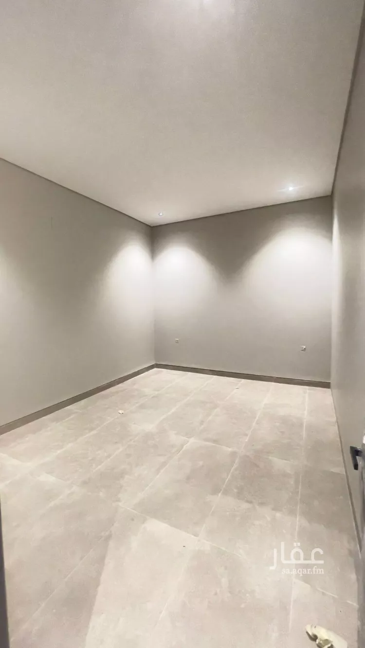 دور للبيع في شارع العينين, حي إشبيلية, مدينة الرياض, منطقة الرياض صورة 4