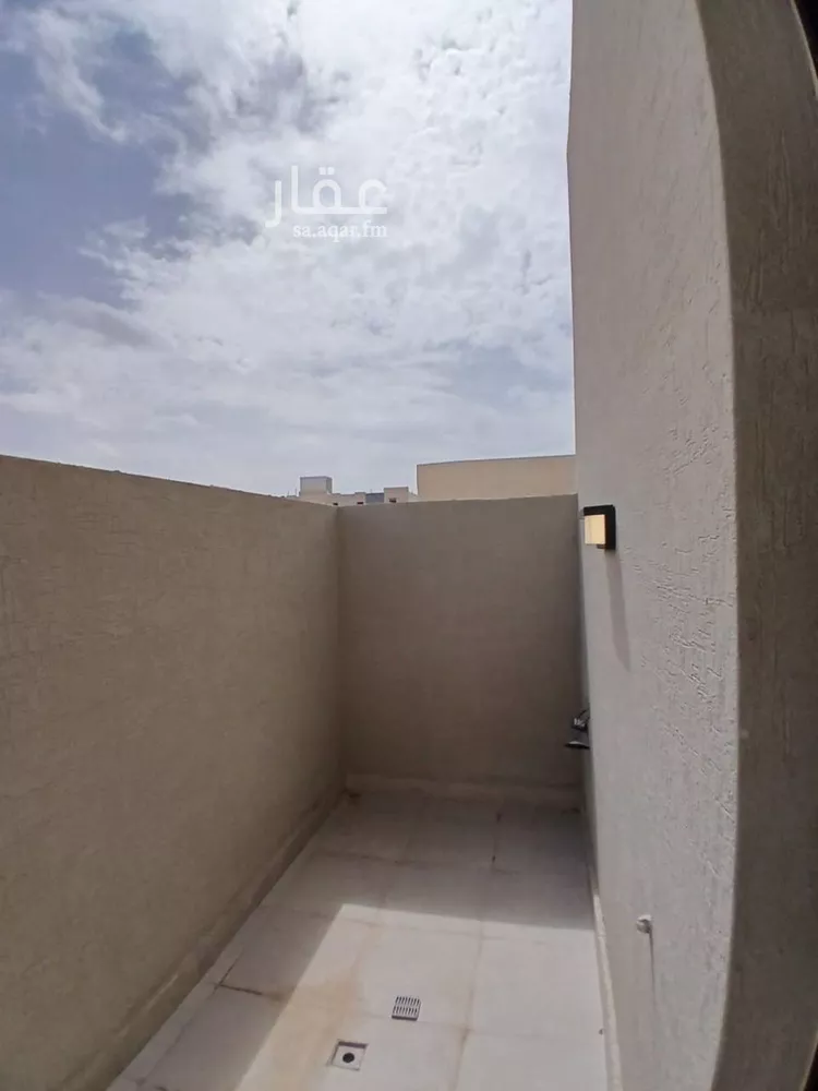 Floor for Sale in Riyadh Al Janadriyah صورة 3