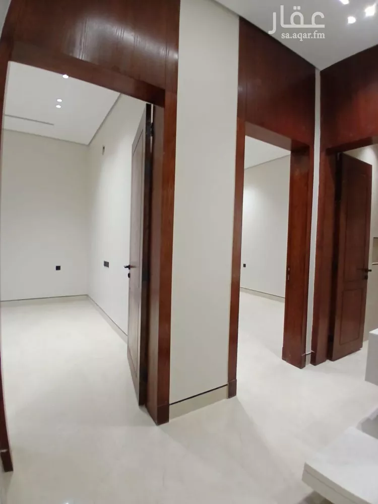 دور للبيع في شارع رقم 151, حي الجنادرية, مدينة الرياض, منطقة الرياض 1 صورة