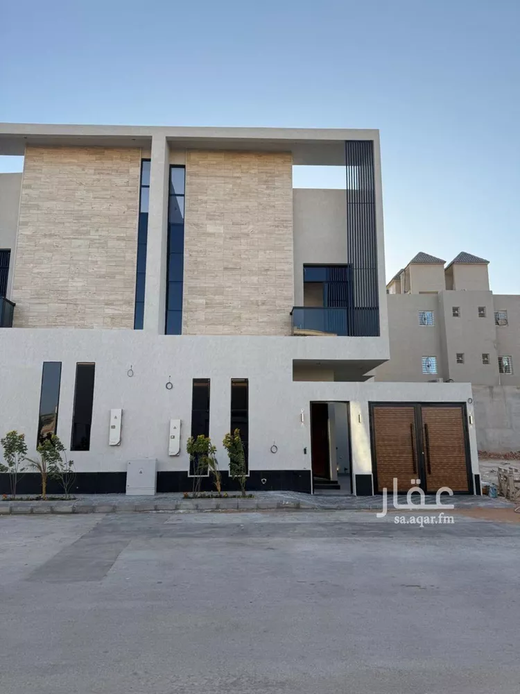فيلا للبيع في شارع أحمد مفتي المكي الحنفي, حي المهدية, مدينة الرياض, منطقة الرياض