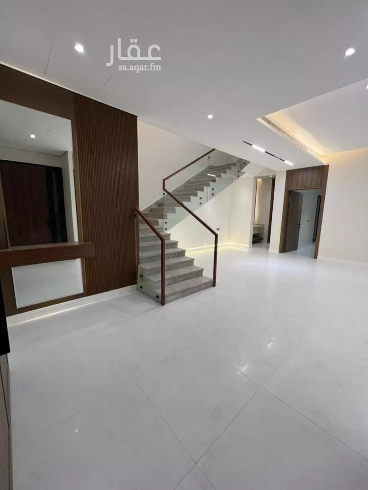 فيلا للبيع في شارع القاسم النويري, حي المهدية, مدينة الرياض, منطقة الرياض صورة 2