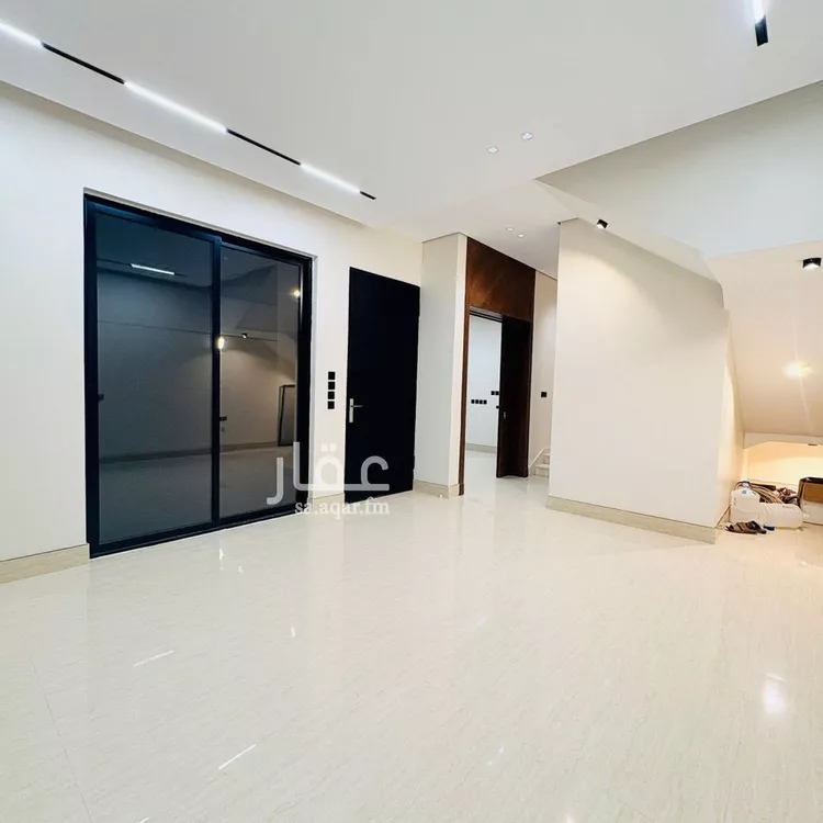 فيلا للبيع في شارع عفيف الدين الثقفي, حي المهدية, مدينة الرياض, منطقة الرياض صورة 2