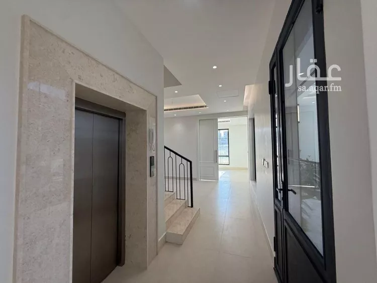 فيلا للبيع في شارع السيل الكبير, حي المهدية, مدينة الرياض, منطقة الرياض صورة 3