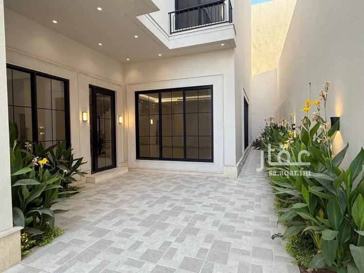 فيلا للبيع في شارع عمر بن عبدالقادر مفتي, حي المهدية, مدينة الرياض, منطقة الرياض صورة 3