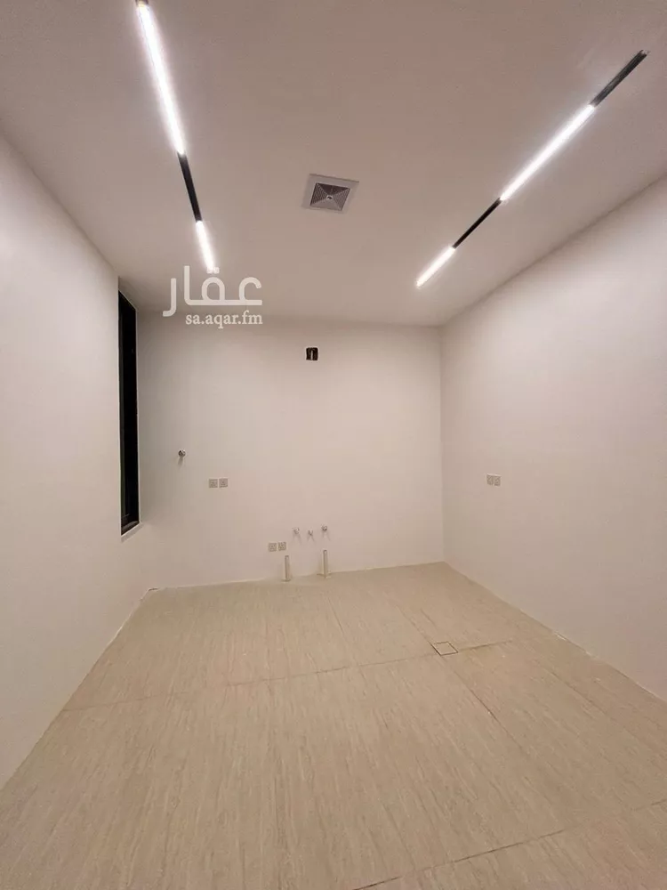 فيلا للبيع في شارع عفيف الدين الثقفي, حي المهدية, مدينة الرياض, منطقة الرياض صورة 4