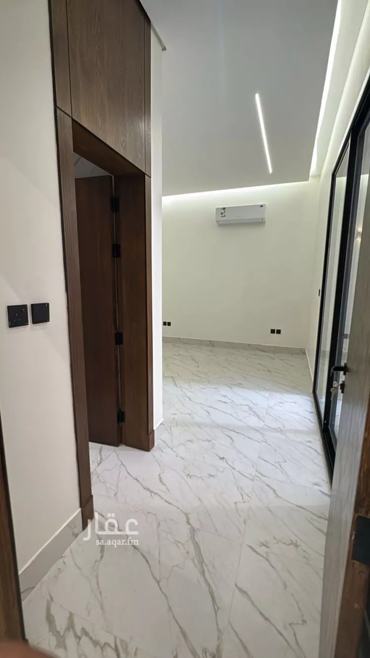 فيلا للبيع في شارع السيل الكبير, حي المهدية, مدينة الرياض, منطقة الرياض 18