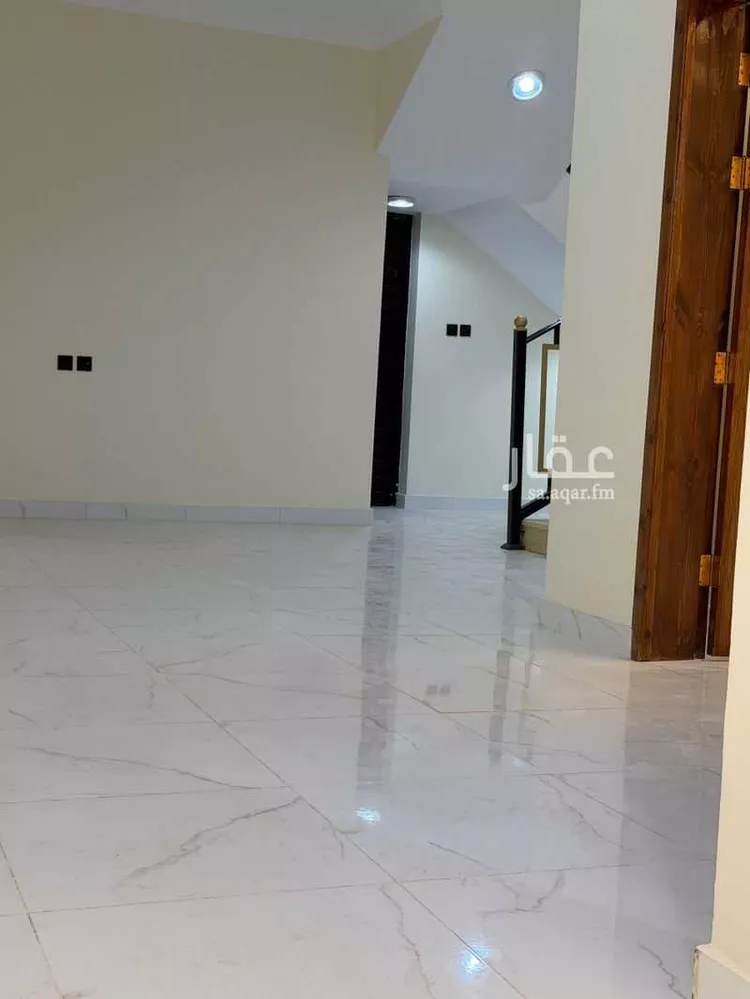 فيلا للبيع في شارع القاع القديم, حي سلطانة, مدينة أبها, منطقة عسير صورة 2