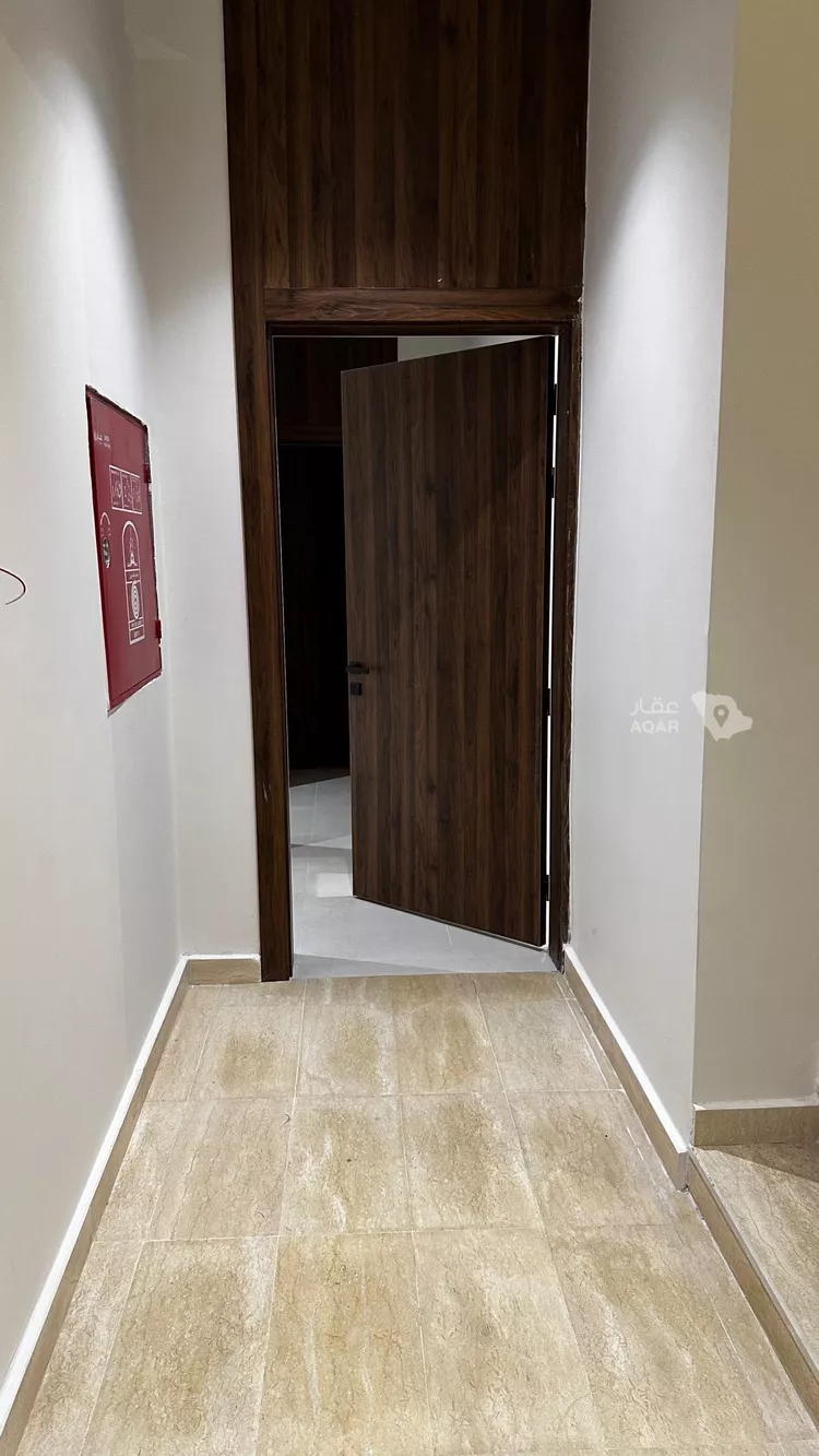 عمارة للبيع في شارع جبل الدخان, حي ظهرة لبن, مدينة الرياض, منطقة الرياض 10